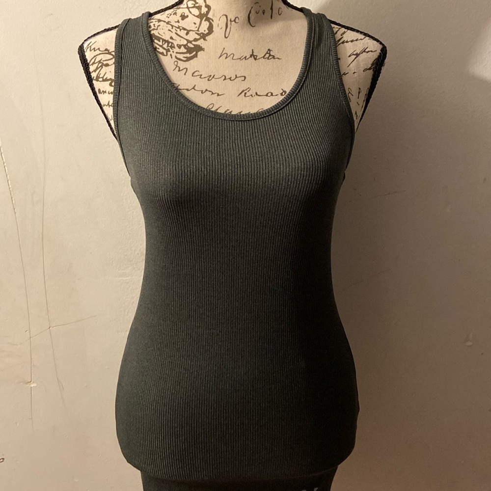 Gray Under Armor Workout Tank Top